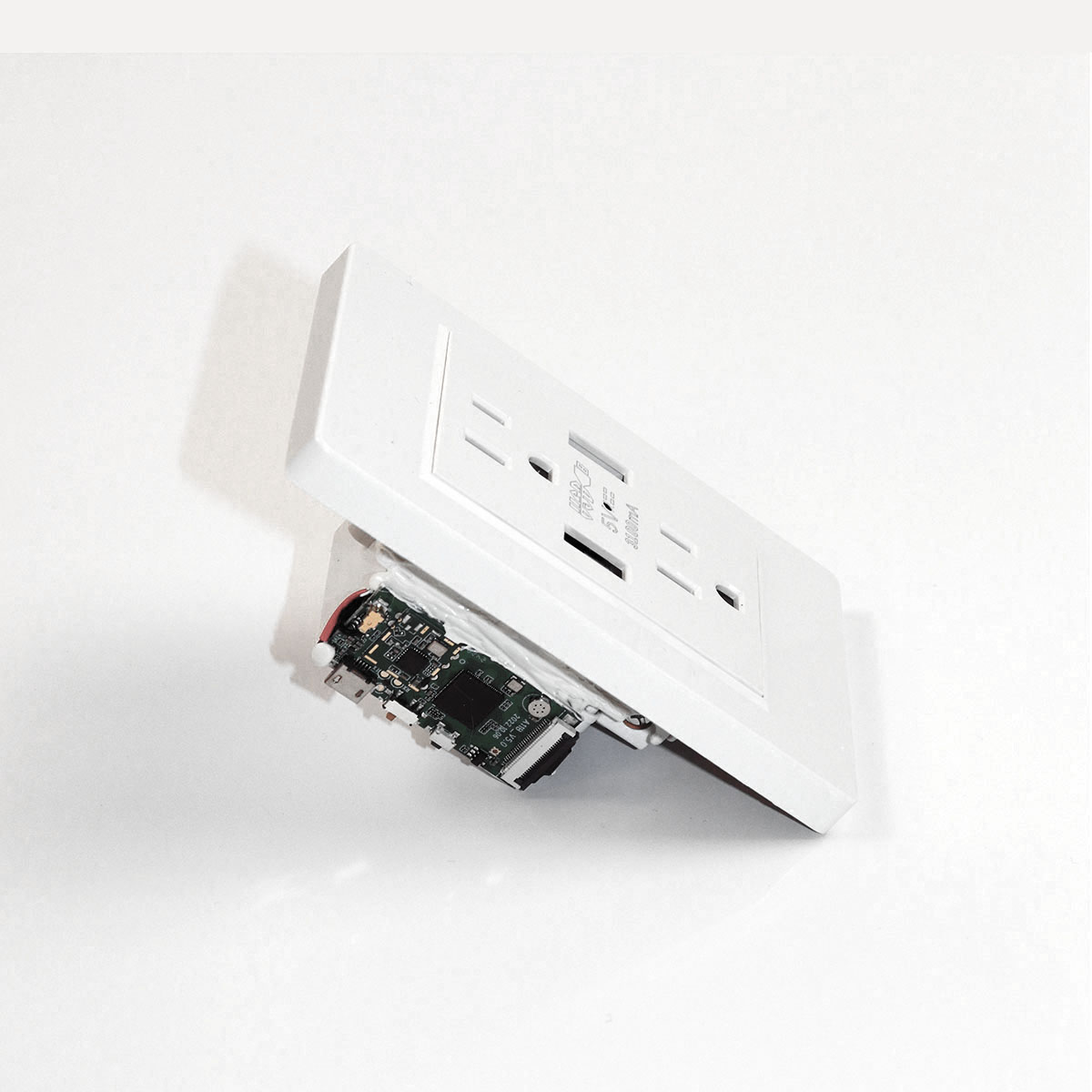 Wall Socket Hidden Camera - Image 4